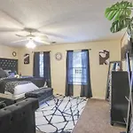 Modern Oasis For Family Escape !
